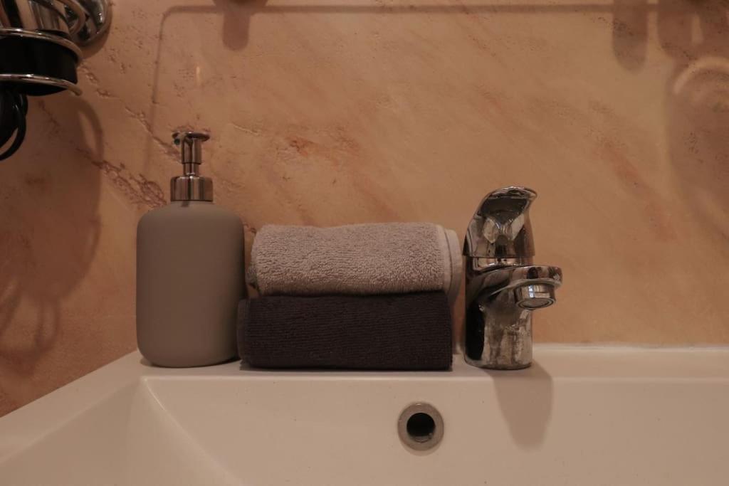 Termini Treasure - Elegant Retreat Apartment Roma Ngoại thất bức ảnh